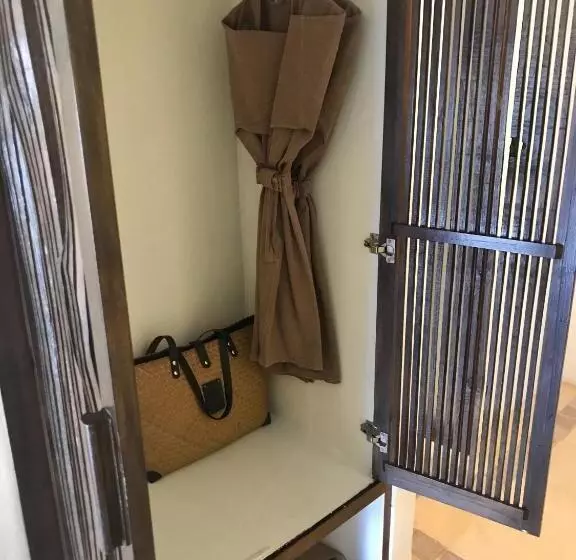 اتاق لوکس با تخت بزرگ, Ao Nang Colors Hotel   Aonang Beach