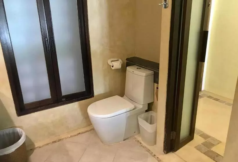 اتاق لوکس با تخت بزرگ, Ao Nang Colors Hotel   Aonang Beach