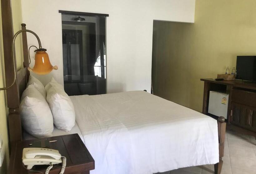 Номер Deluxe Кровать Кинг, Ao Nang Colors Hotel   Aonang Beach