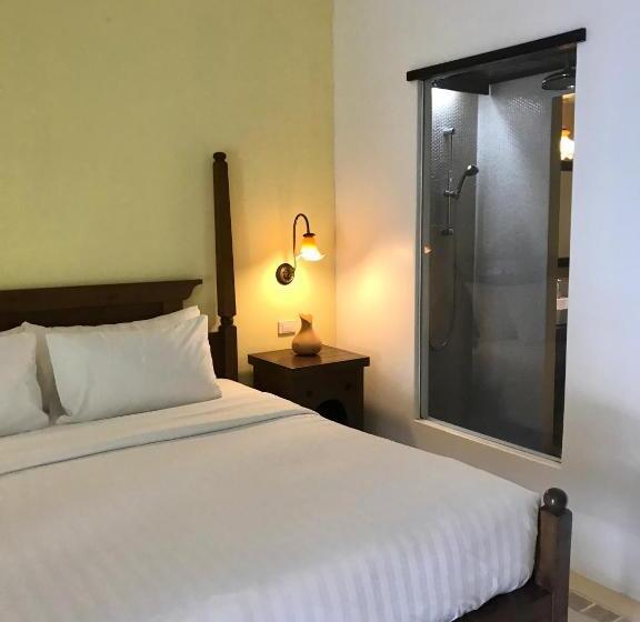 스탠다드 룸 킹사이즈 침대, Ao Nang Colors Hotel   Aonang Beach