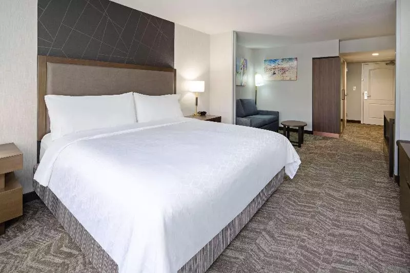 سوئیت با تخت بزرگ, Best Western Valencia/six Flags Inn & Suites