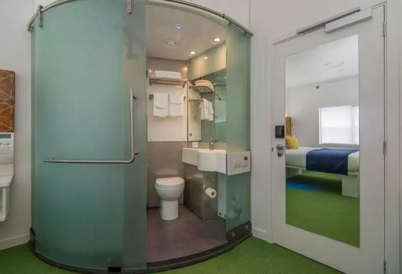 اتاق استاندارد, Breakfree On Cashel, An Accor