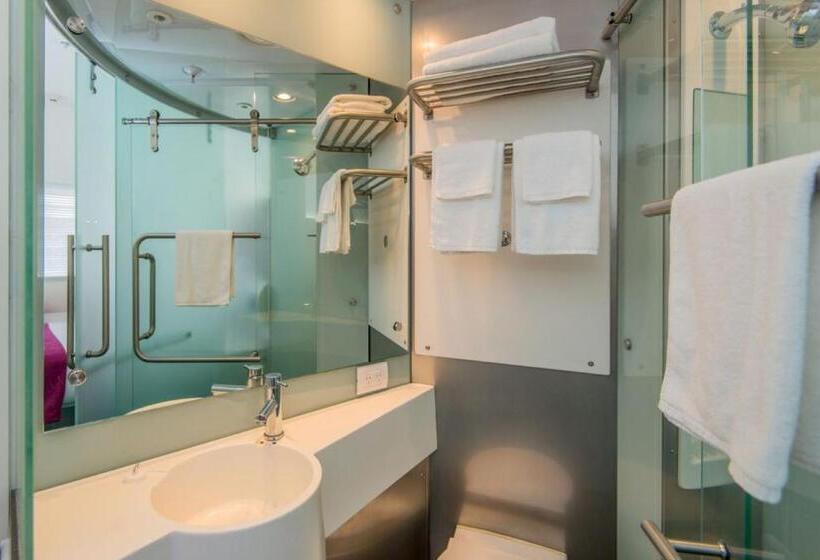 Номер Стандарт, Breakfree On Cashel, An Accor