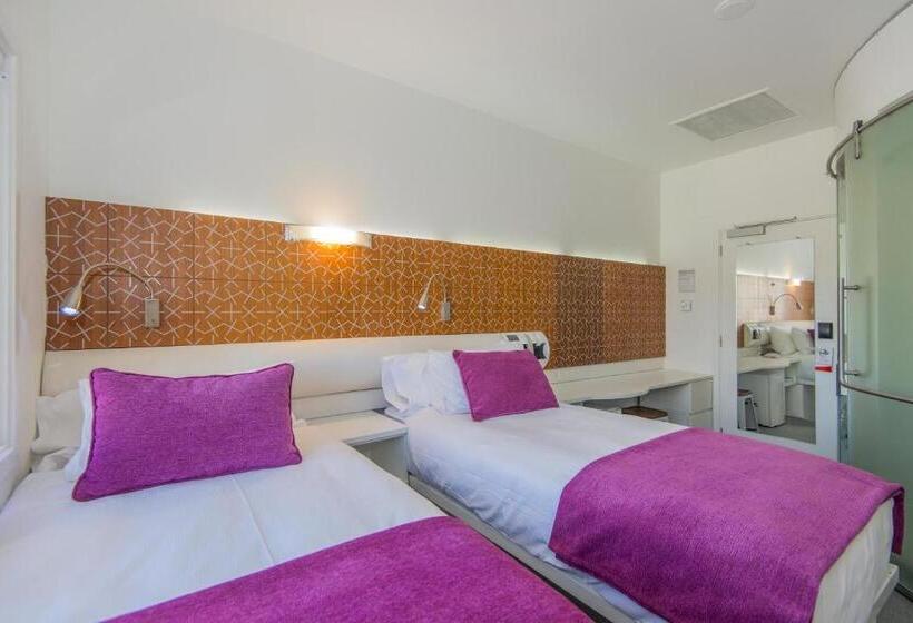 Номер Стандарт, Breakfree On Cashel, An Accor