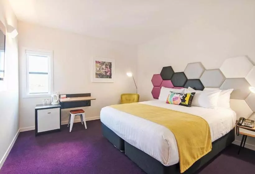 اتاق پرمیوم, Breakfree On Cashel, An Accor