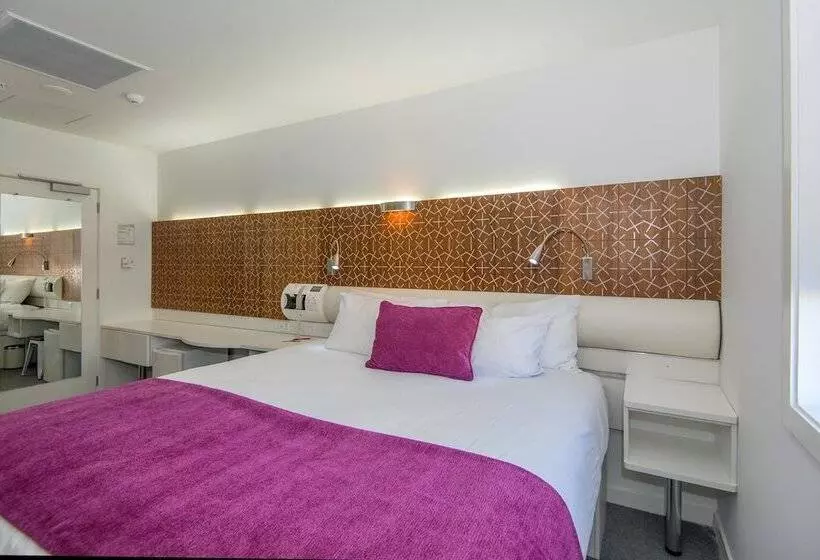 اتاق استاندارد با تخت بزرگ, Breakfree On Cashel, An Accor