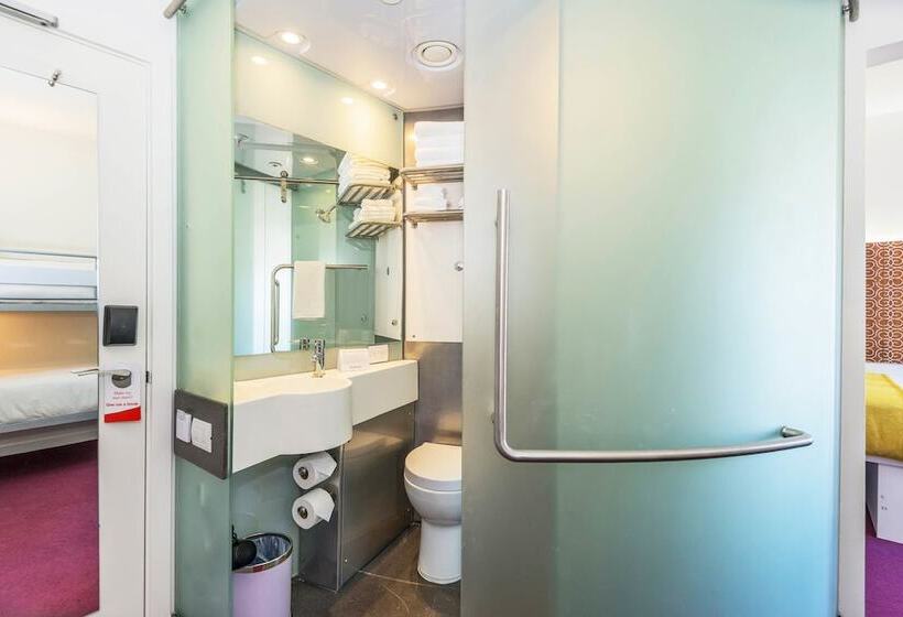 Семейный Номер, Breakfree On Cashel, An Accor