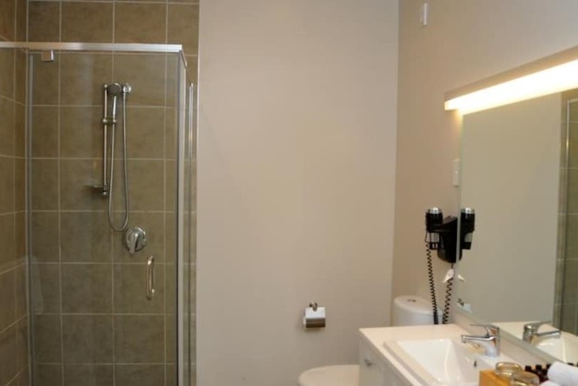 سوییت اجرایی, Emerald