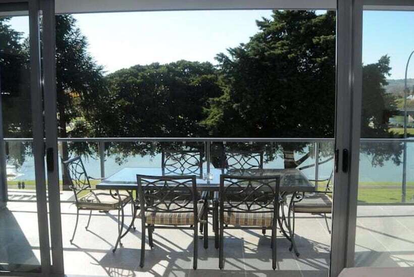 سوییت اجرایی, Emerald