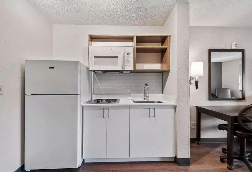 استودیوی استاندارد, Extended Stay America Premier Suites Miami Downtown Brickell Cruise Port