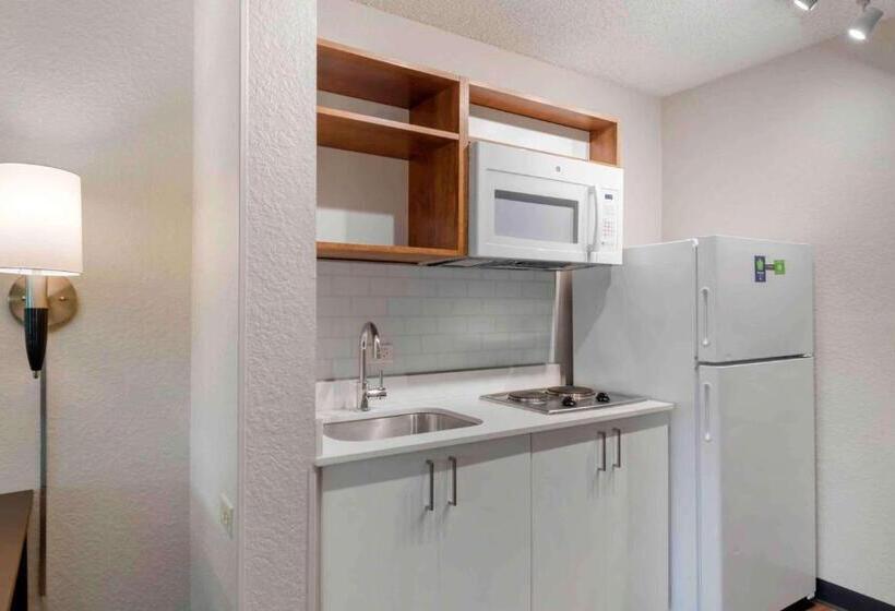 キングサイドベッドのスタンダードワンルーム, Extended Stay America Premier Suites  Miami  Downtown Brickell  Cruise Port