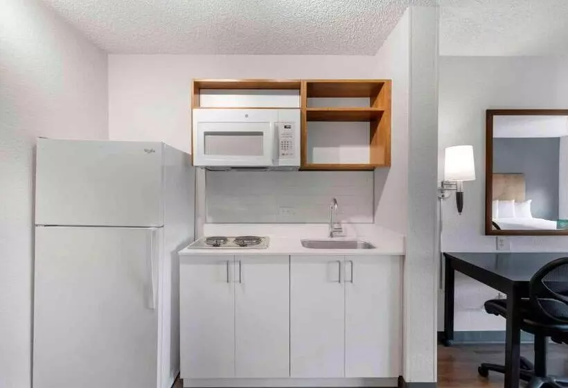 استودیوی سوپریور, Extended Stay America Premier Suites Miami Downtown Brickell Cruise Port