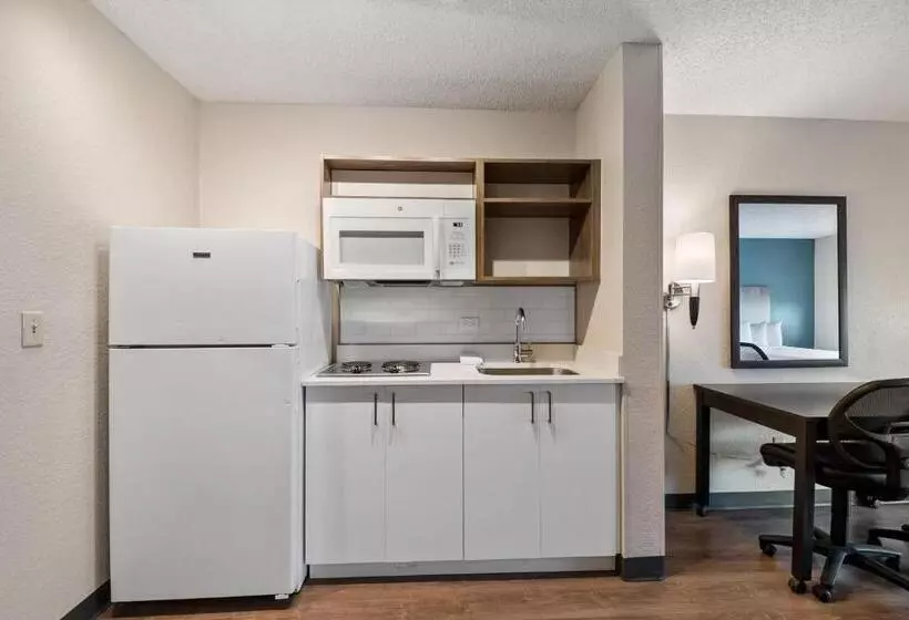 استودیوی سوپریور, Extended Stay America Premier Suites Miami Downtown Brickell Cruise Port