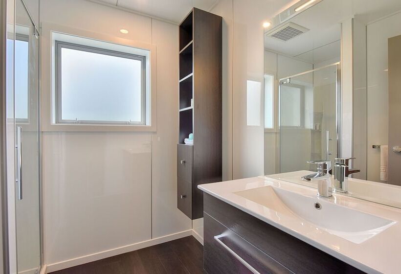 غرفة عائلية, Croydon Lodge