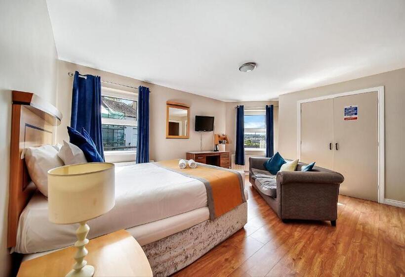 חדר משפחתי, Iona Inn