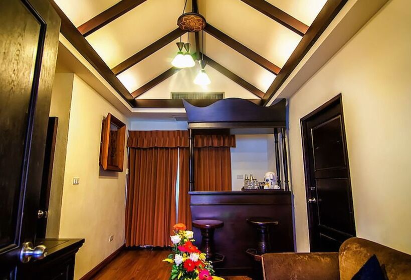 Полулюкс, Raming Lodge