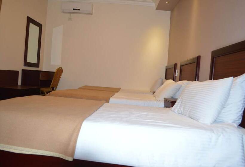 اتاق استاندارد سه نفره, Salome