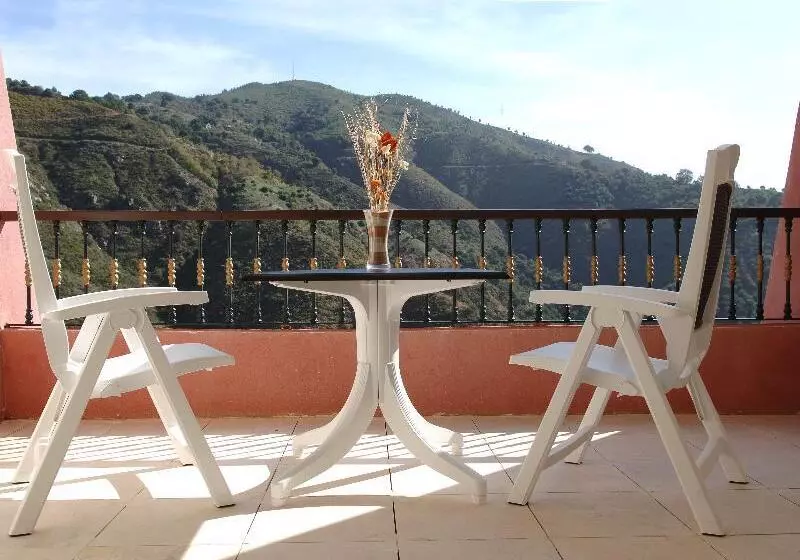 Standard Kolmen Hengen Huone, Wellness Marbella Hills