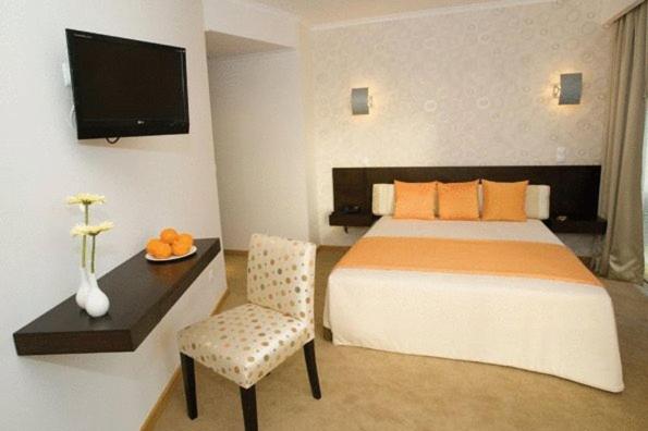 スタンダードルーム, White Waters