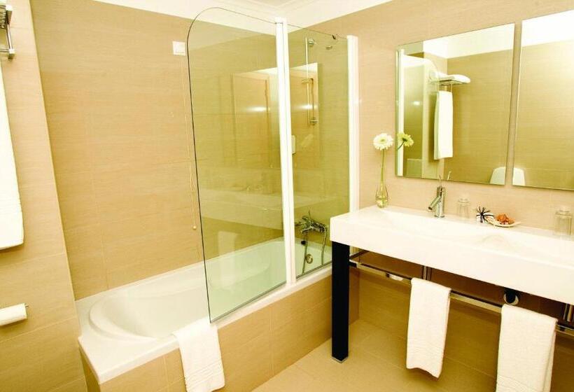 スタンダードルーム, White Waters