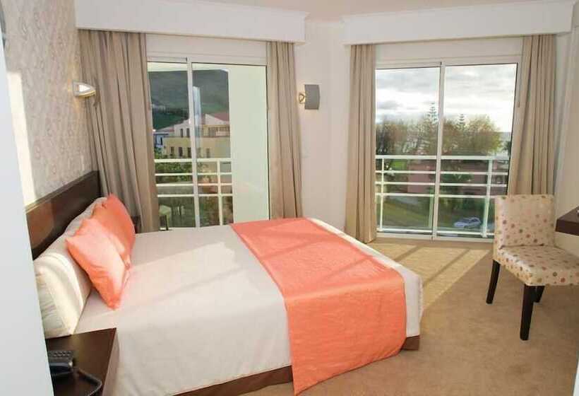 スタンダードルーム, White Waters