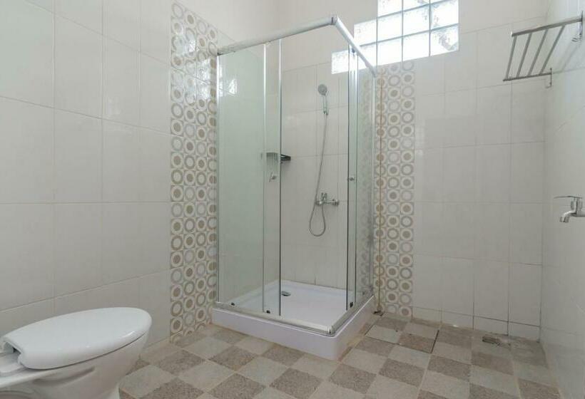 家庭间, Reddoorz Syariah Plus @ Perintis Guesthouse Tasikmalaya