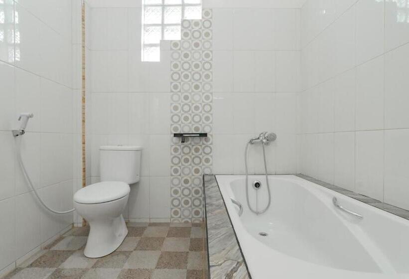 Люкс, Reddoorz Syariah Plus @ Perintis Guesthouse Tasikmalaya