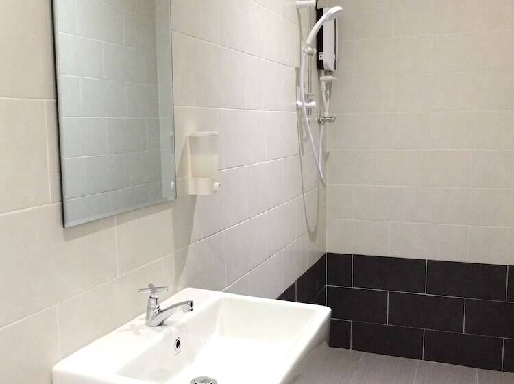 חדר סטנדרט, Square Inn