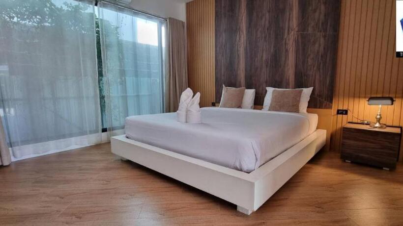 חדר דחוקס עם מיטת קינג, The S24 Resort Buriram