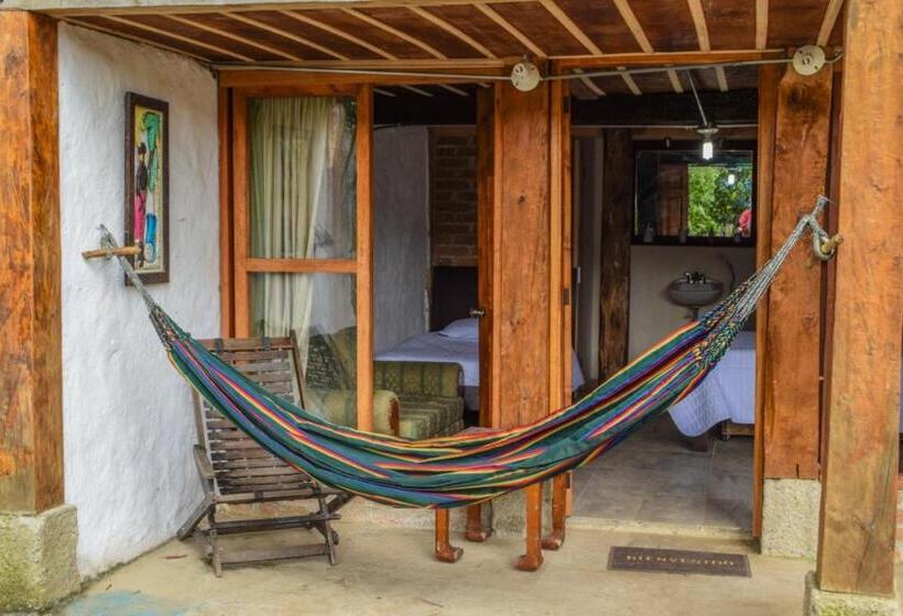 Perhehuone, Hostal Rural La Montaña Alquiyapura