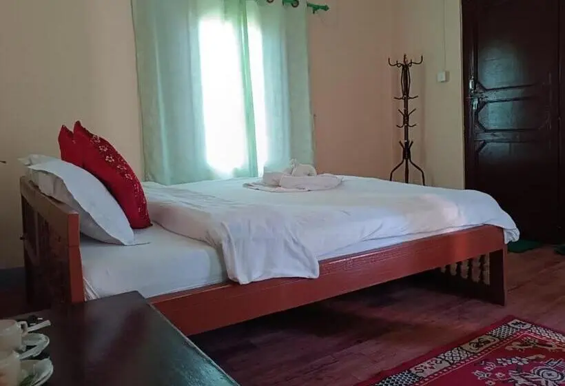 اتاق استاندارد, Crocodile Safari Camp
