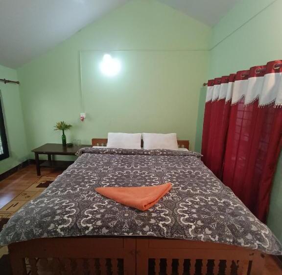 اتاق استاندارد, Crocodile Safari Camp