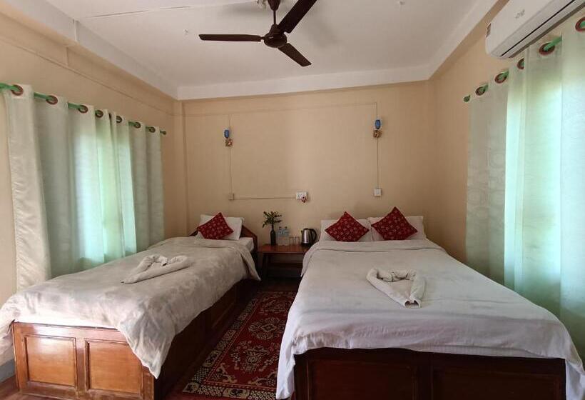 اتاق استاندارد با 2 تخت دوبل, Crocodile Safari Camp