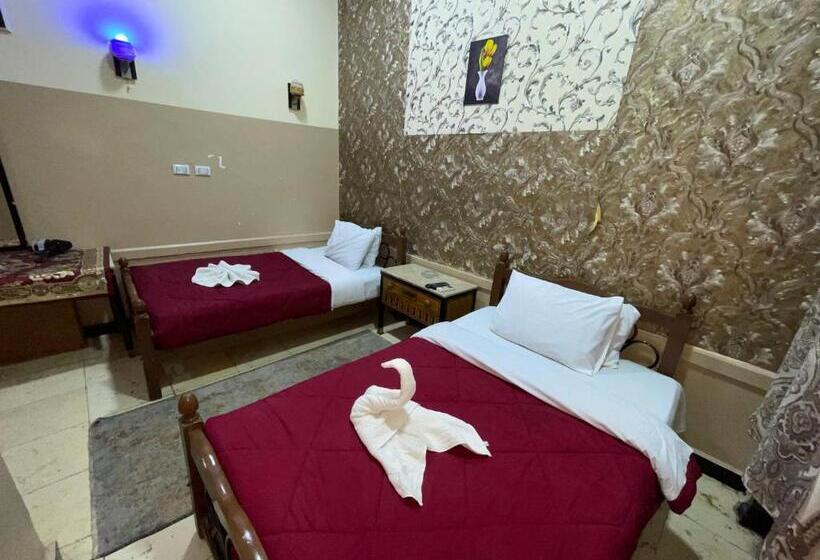 اتاق استاندارد, One Season Hostel