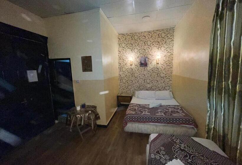 اتاق استاندارد یک نفره, One Season Hostel