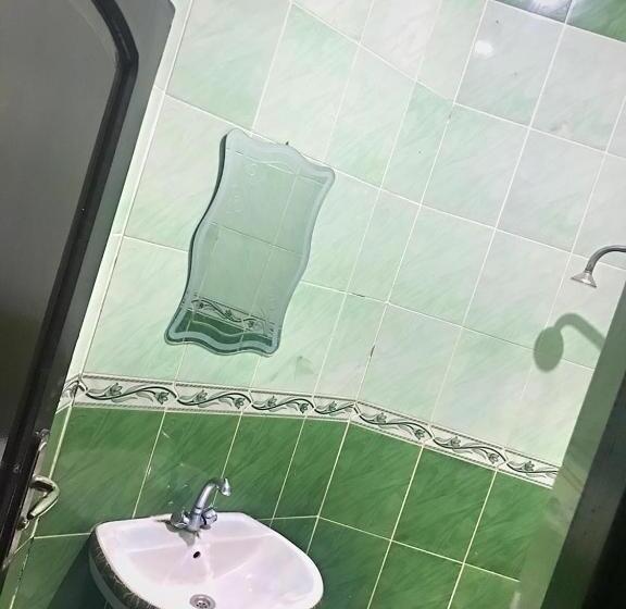 اتاق استاندارد یک نفره, One Season Hostel