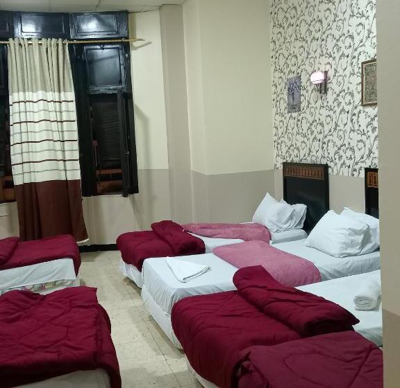 اتاق استاندارد چهار تخته, One Season Hostel