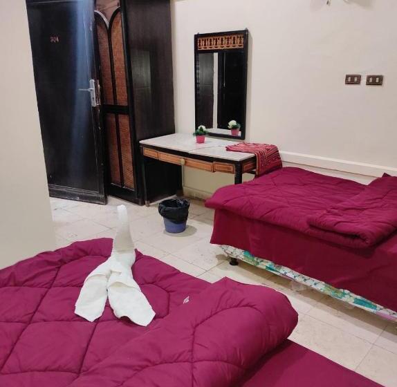 اتاق استاندارد, One Season Hostel