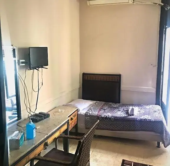 اتاق استاندارد, One Season Hostel