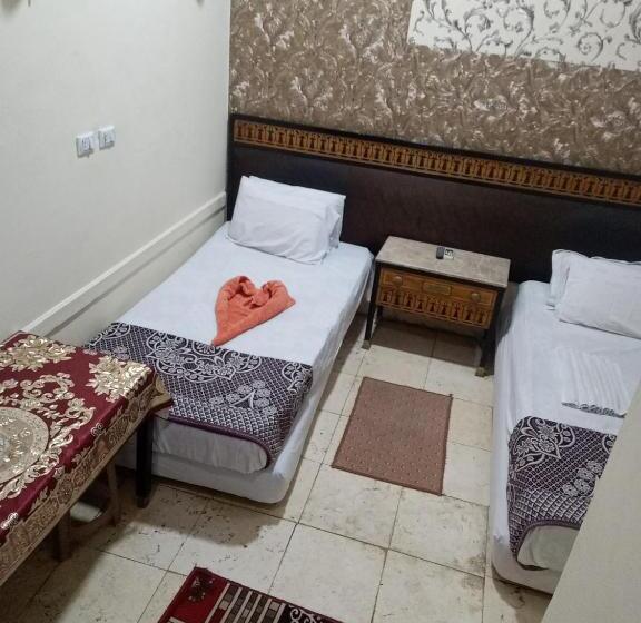 اتاق استاندارد, One Season Hostel