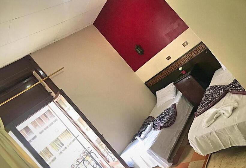 اتاق استاندارد سه نفره, One Season Hostel