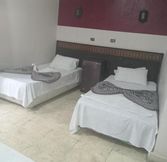 اتاق استاندارد سه نفره, One Season Hostel
