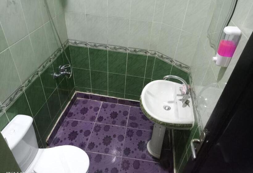 اتاق استاندارد سه نفره, One Season Hostel