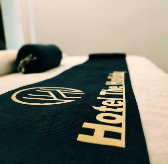 اتاق اجرایی سه نفره, The Holiday