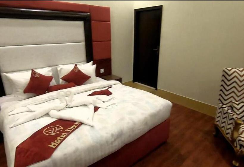 اتاق اجرایی, The Holiday