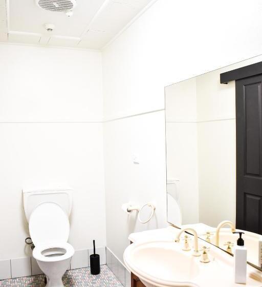 اتاق استاندارد, The Sherwood