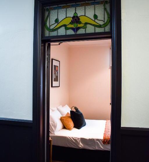 اتاق استاندارد, The Sherwood