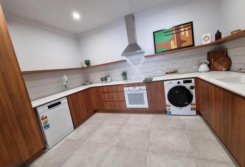 آپارتمان لوکس 1 خوابه, The Sherwood