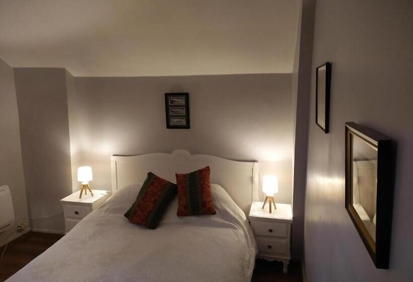 Номер Стандарт, Petit Saint Hubert 1 à 4 Personnes