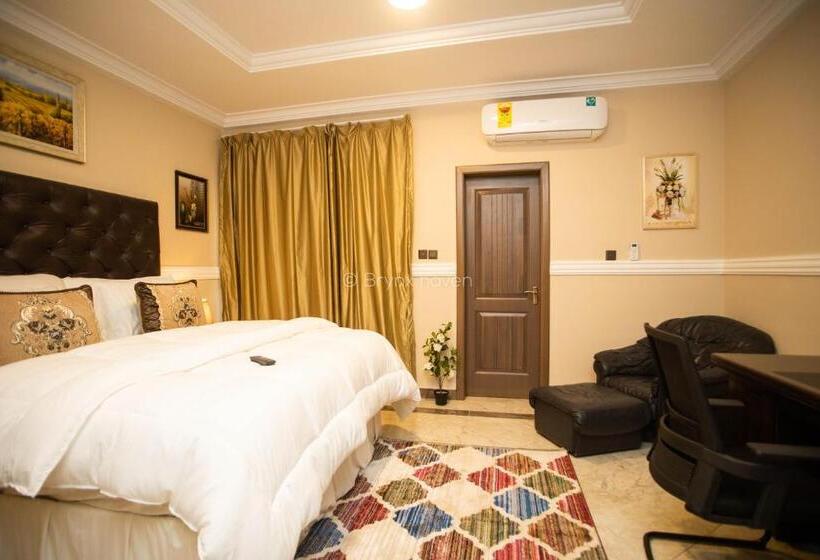 جناح إدارى, Brynx Haven   Cape Coast